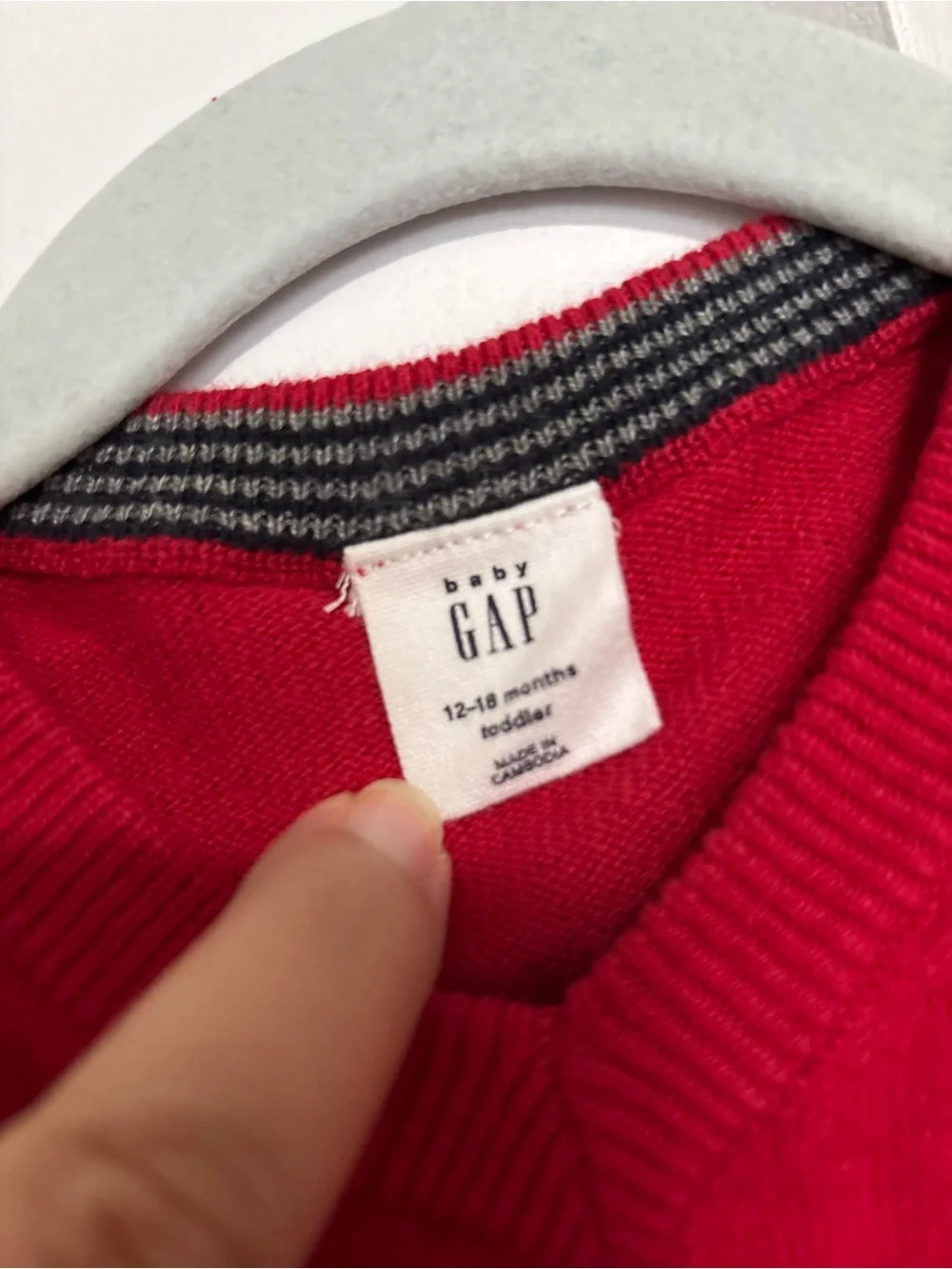Baby GAP 12-18 months toddler boy Red V-Neck Kids Sweater